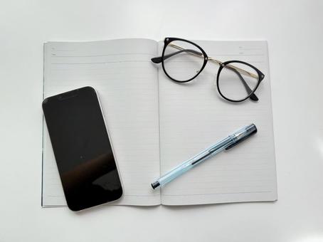 メモと情報収集 メモと情報収集 ノート,ペン,メモの写真素材