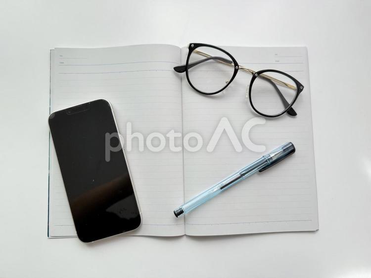 メモと情報収集 ノート,ペン,メモの写真素材