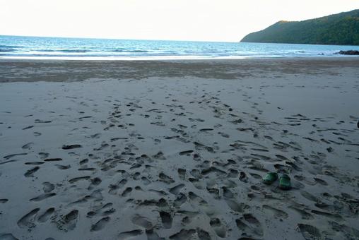 砂浜と足跡 砂浜と足跡の写真
