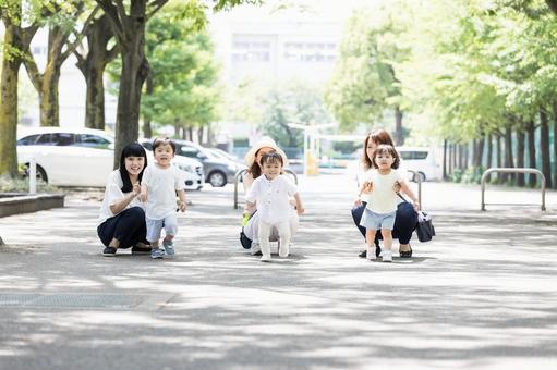 ママ友 母親 育児 ママ友 母親 育児の写真