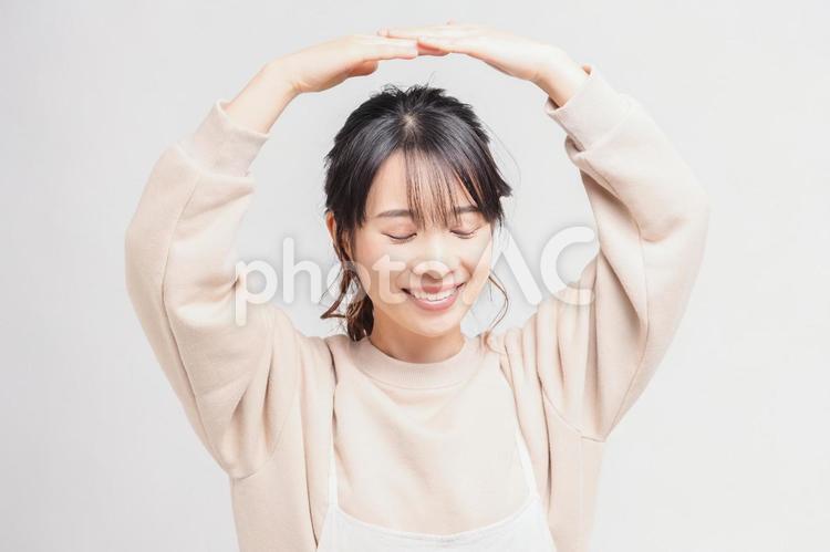 OKのジェスチャーをする若い女性 女性,ビジネス,okの写真素材