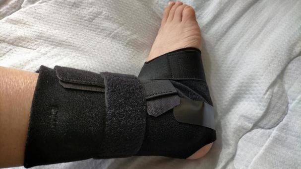 くるぶし捻挫 サポーター くるぶし捻挫,サポーター,捻挫の写真素材