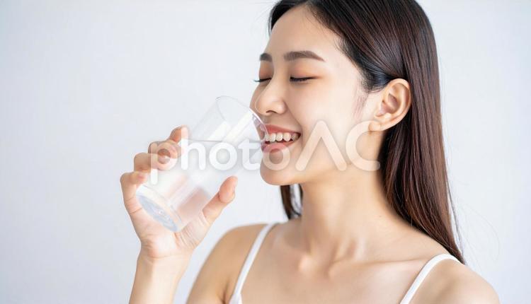 飲む動作に宿る爽快感 人物,飲む,水の写真素材