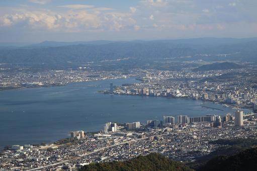 比叡山からの琵琶湖と滋賀の街と山と雲と空 比叡山,琵琶湖,滋賀の写真素材