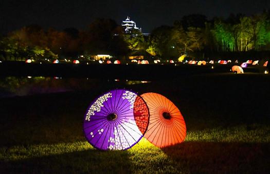 岡山後楽園のライトアップされた和傘 岡山後楽園のライトアップされた和傘 岡山後楽園,秋の幻想庭園,ライトアップの写真素材