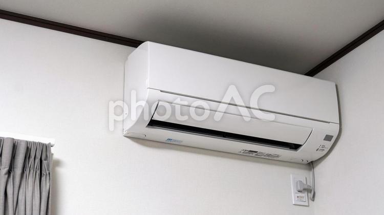 室内のエアコン エアコン,暖房,家電の写真素材