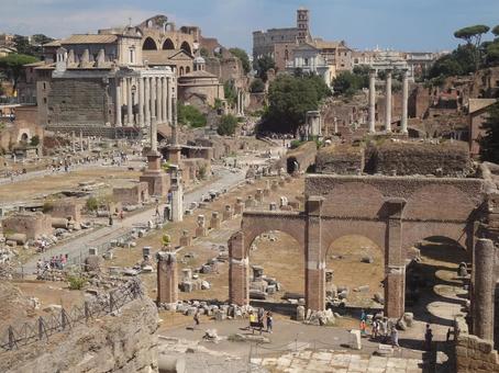 フォロ・ロマーノ フォロロマーノ,ローマ遺跡,ローマの写真素材