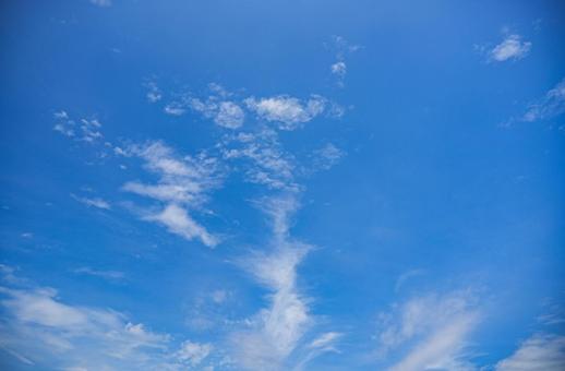青い空と白い雲 青い空と白い雲の写真
