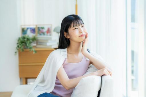 スキンケアをする女性 美容,スキンケア,ムダ毛処理の写真素材