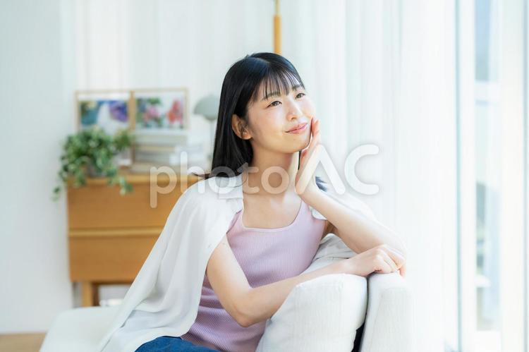 スキンケアをする女性 美容,スキンケア,ムダ毛処理の写真素材