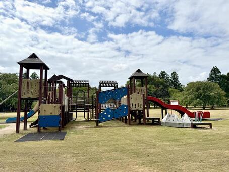 越前陶芸村　公園の複合遊具　夏の芝生 越前陶芸村,夏,福井県の写真素材