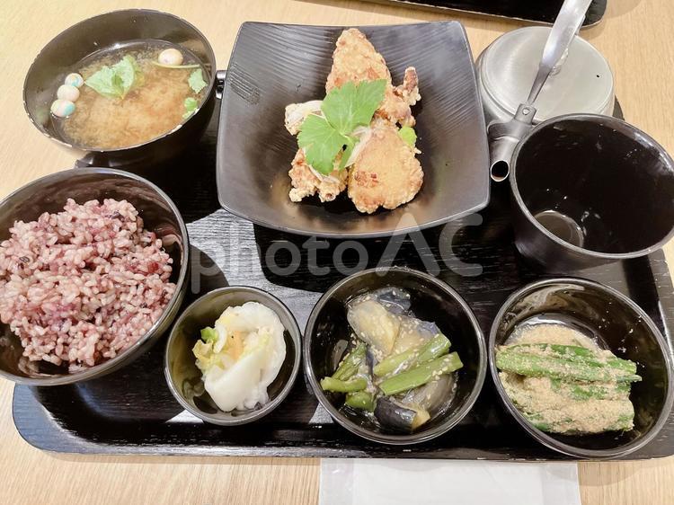 カフェの和食 からあげ,肉,食べ物の写真素材