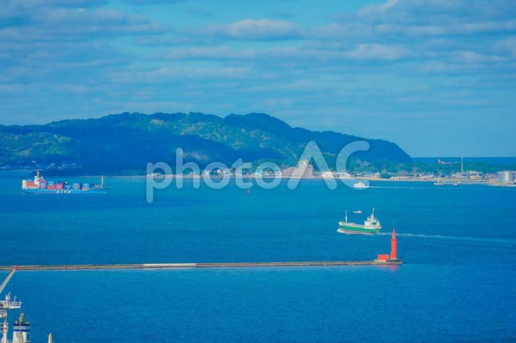 港の大型船と施設 大型船,港,施設の写真素材
