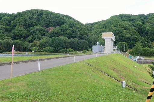 夏の屈足ダム 天端 夏の屈足ダム 天端の写真