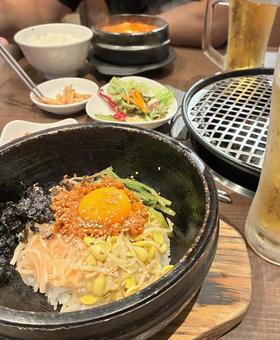 ビビンバとスンドゥブチゲ/韓国料理 ビビンバとスンドゥブチゲ/韓国料理 石焼ビビンバ,ピビンパ,スンドゥブチゲの写真素材