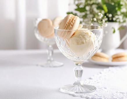 マカロンとアイスクリームの写真