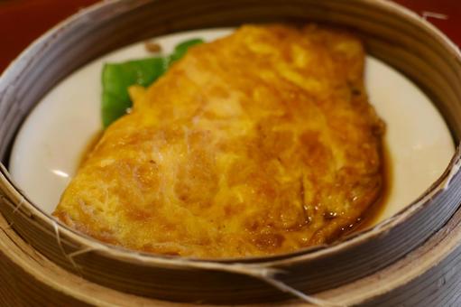 中華料理店のカニ玉の写真