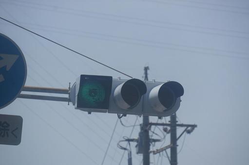 変わった信号 変わった信号 変わった信号,青だけled,風景の写真素材