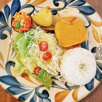 チーズハンバーグランチ チーズハンバーグランチの写真