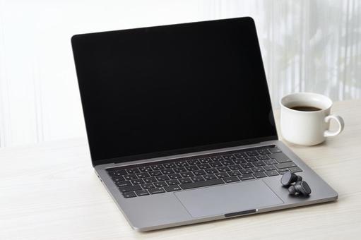リモートワーク　ノートパソコン　コーヒー ノートパソコン,ミーティング,ブルートゥースの写真素材