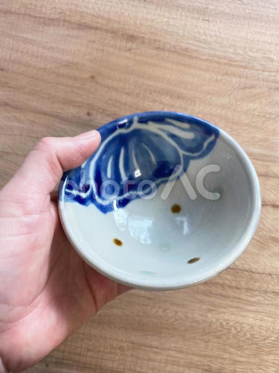 沖縄食器_やちむん_テーブルウェア 沖縄,やちむん,手の写真素材