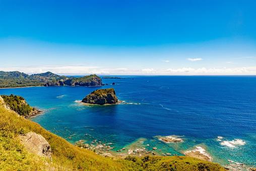 ウェザーステーション展望台から望む絶景 ウェザーステーション展望台から望む絶景 父島,小笠原諸島,ウェザーステーションの写真素材