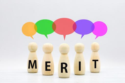 人形とメリットの文字 人形とメリットの文字 メリット,長所,meritの写真素材