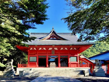 赤城神社 青空に映える真紅の社殿 赤城神社 青空に映える真紅の社殿 神社,社殿,本殿の写真素材