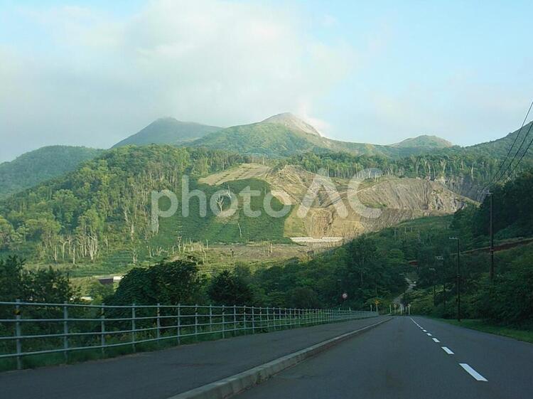 日本　北海道　有珠山 有珠山,昭和新山,北海道の写真素材