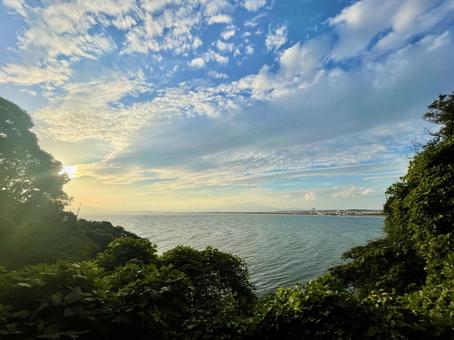 江ノ島から一望する湘南の海と街 江ノ島から一望する湘南の海と街 江ノ島,夕焼け,夕暮れの写真素材