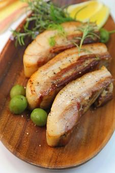 ベーコン ベーコン,ブロック,ステーキの写真素材