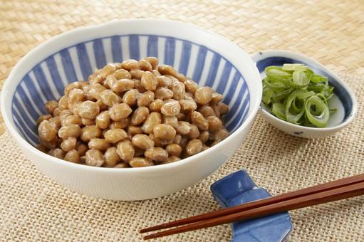 水戸納豆 水戸納豆 納豆,箸,食卓の写真素材