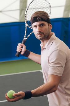 手首にリストバンドを着けた男性 男性,外国人,テニスの写真素材