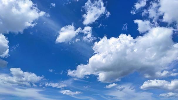 入道雲の浮かぶ青空 入道雲の浮かぶ青空の写真