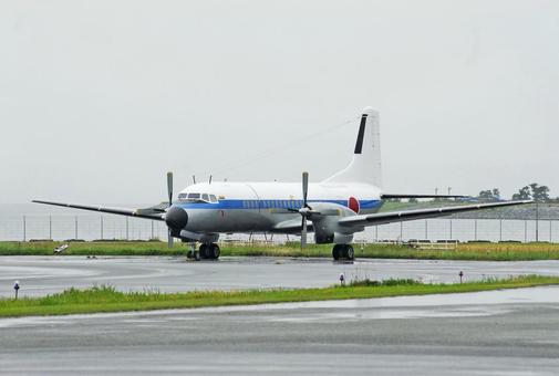 飛行機 航空自衛隊 YS-11 飛行機 航空自衛隊 YS-11 旅客機,輸送機,空の写真素材