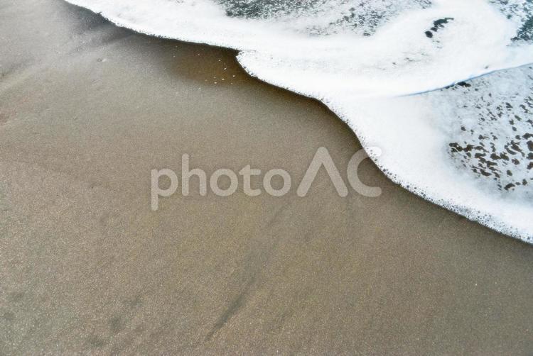 砂浜と打ち寄せる波２ 波打ち際,海岸,海の写真素材