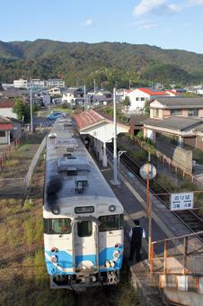 JR鳴門線、キハ47型＋キハ40型の2連 jr,jr四国,鳴門線の写真素材