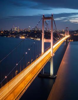 都会の橋の写真