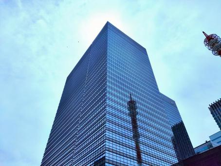 東京のビル街と空 東京のビル街と空の写真