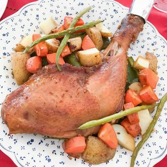 美味しそうなローストチキン チキンレッグ,鶏肉,料理の写真素材