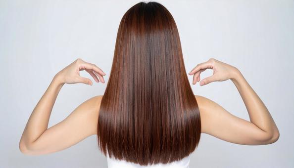 ロングのストレートヘアの女性 ロングのストレートヘアの女性の写真