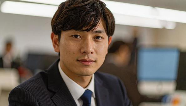 仕事ができそうな感じのビジネスマンの写真