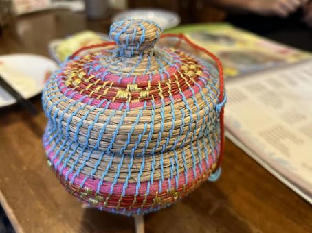 A cute Thai bamboo basket for holding Khao Niao, JPG