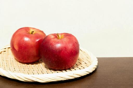 サンつがる（リンゴ） 果物,果実,フルーツの写真素材