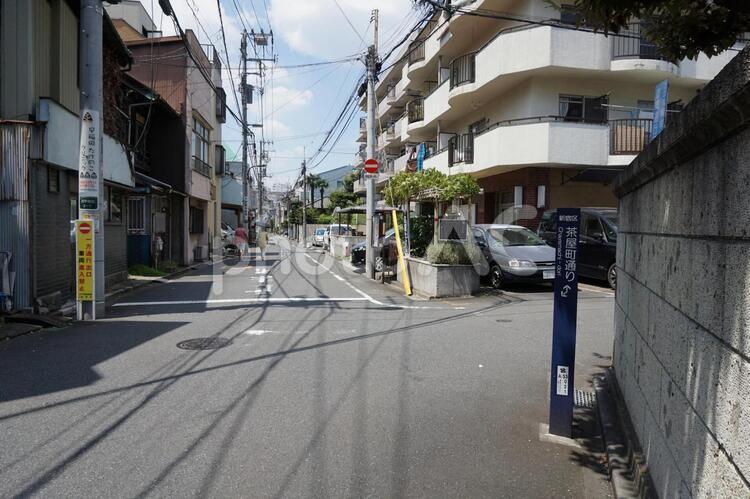 新宿区西早稲田　茶屋町通り　入り口 早稲田通り,茶屋町通り,西早稲田の写真素材