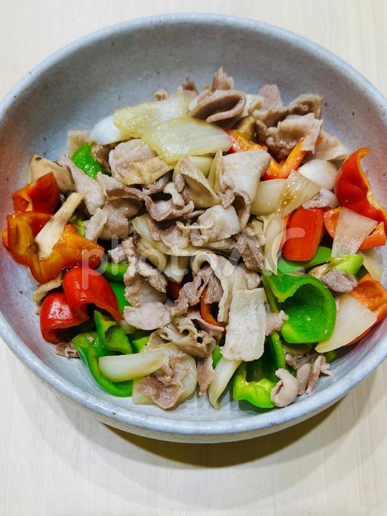 豚肉ピーマン炒め 肉野菜炒め,豚肉,ピーマンの写真素材