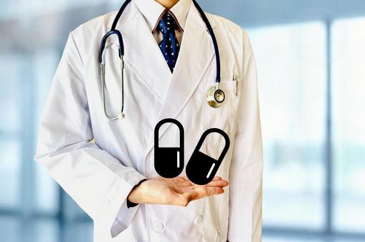 薬を持つ医者のイメージ 薬を持つ医者のイメージ 薬,医者,処方の写真素材