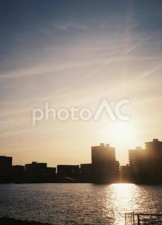 夕日@フィルム 日暮れ,暁,太陽の写真素材