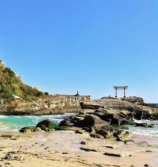 寒風の白浜海岸風景 白浜海岸,寒風,水平線の写真素材