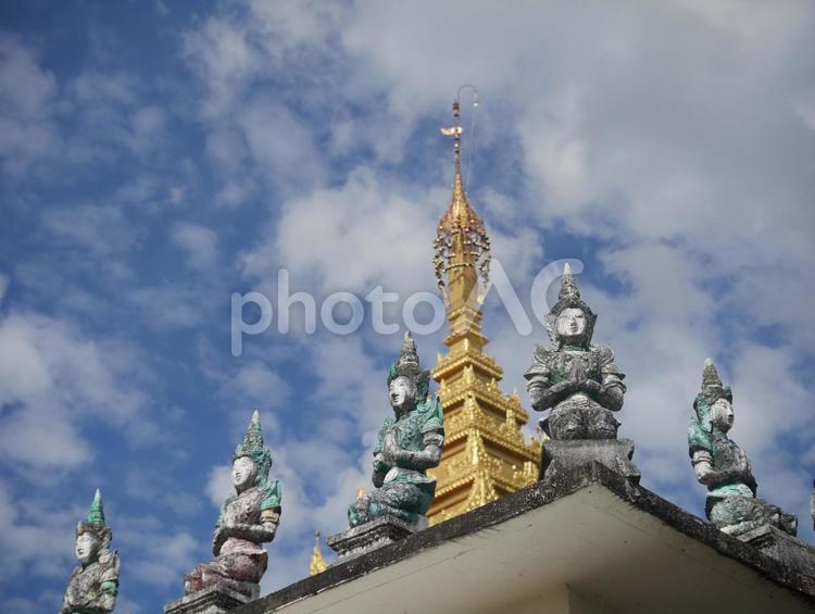 タイ　寺　景色　雲　仏教 きれい,アジア,タイの写真素材